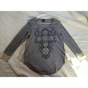 GUC Vocal Grey Top W/Embellishments & Lace Sz M